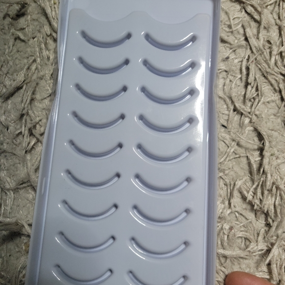 False eyelashes - Picture 4 of 8